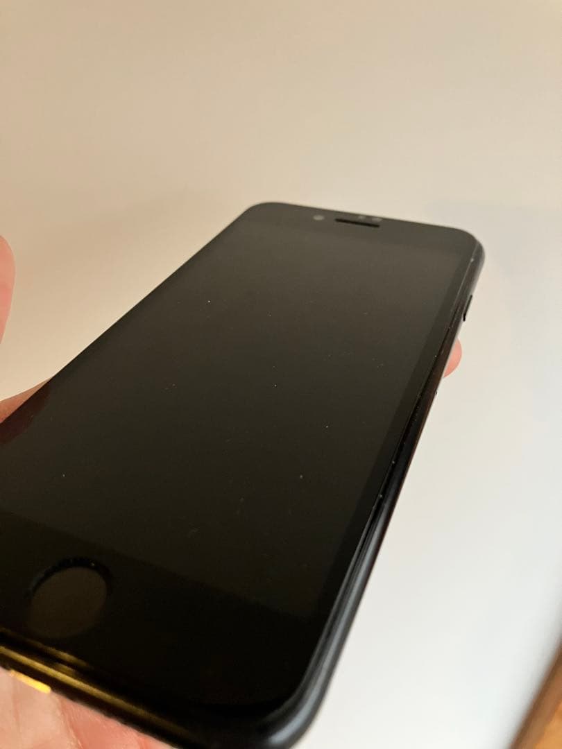【中古・箱付き】Apple iPhone SE3 64GB スペースグレー 本体