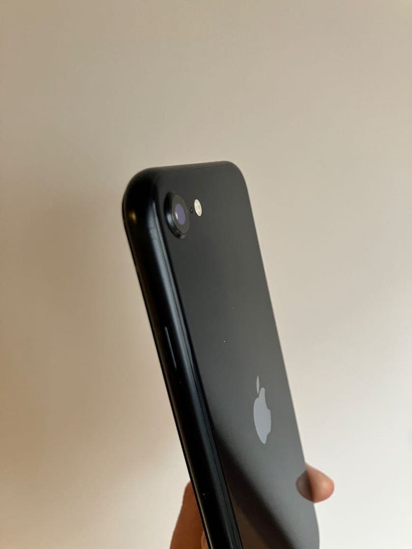 【中古・箱付き】Apple iPhone SE3 64GB スペースグレー 本体