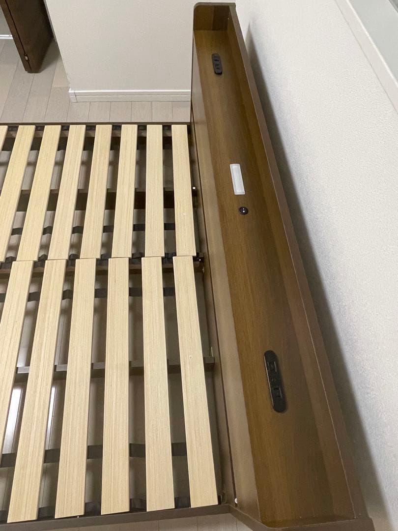 ベッドフレームダブル