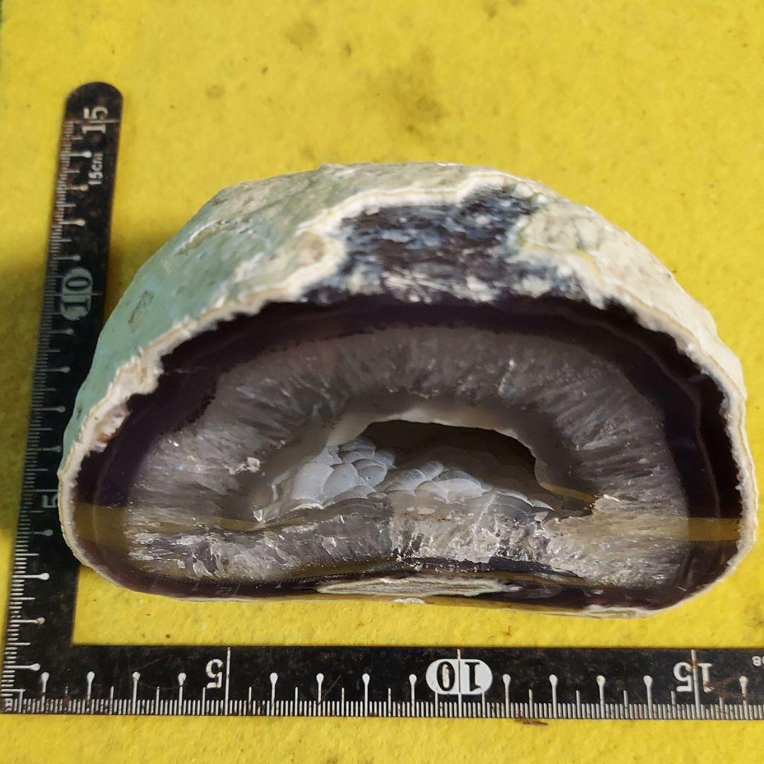 総重量およそ２キロ！　トレジャーメノー笑口 ペア 原石　240