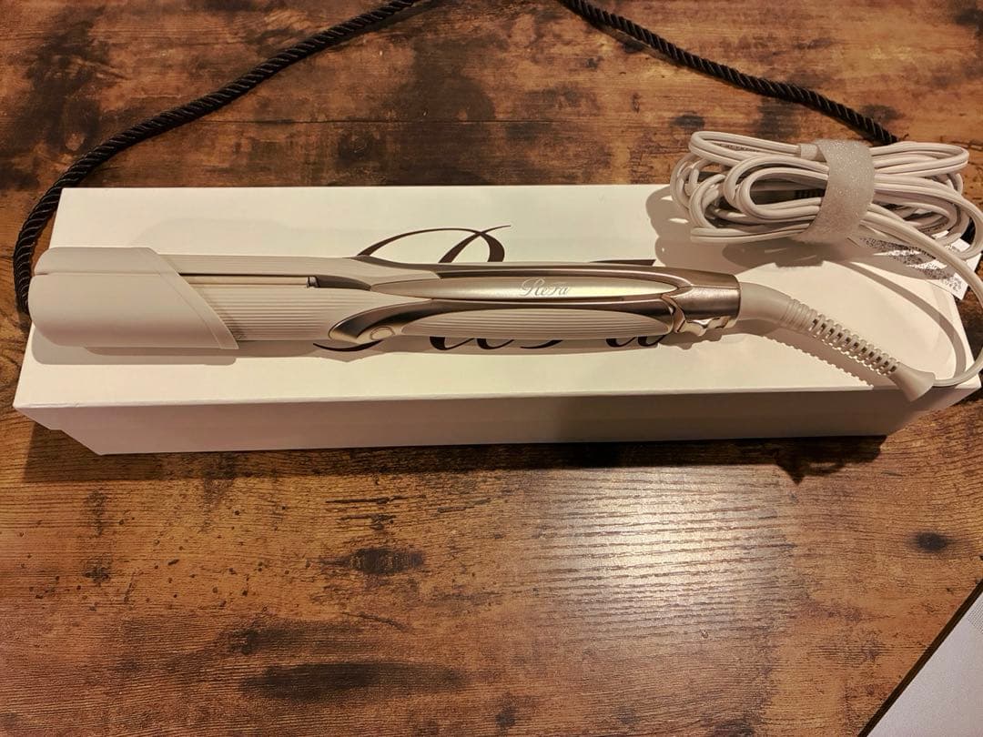 【nonomo】【未使用】リファビューテック ストレートアイロン