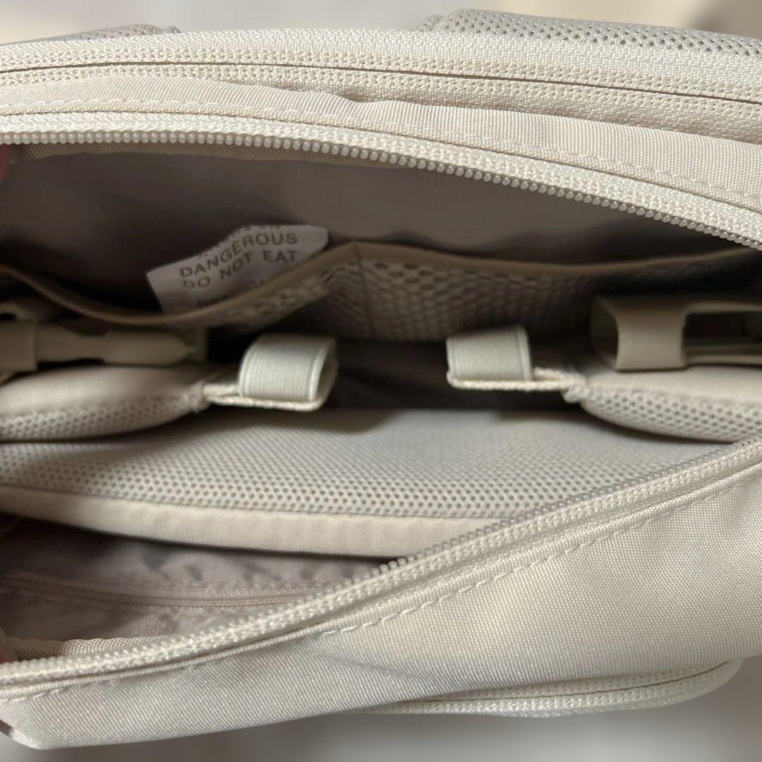 POMULU ヒップシート ベージュ