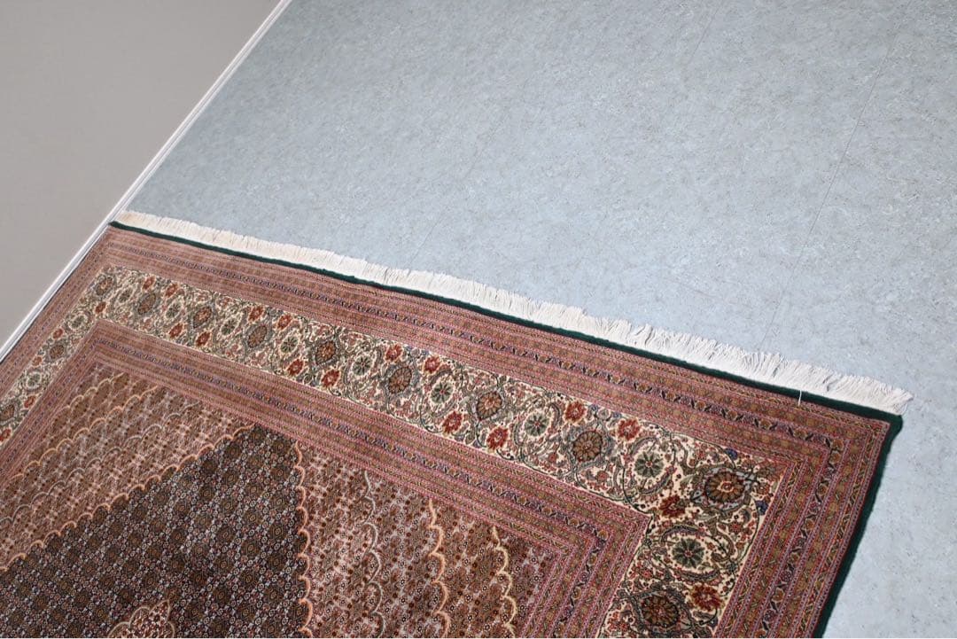 【美品】 ペルシャ絨毯 手織り Tabriz タブリーズ メダリオン柄