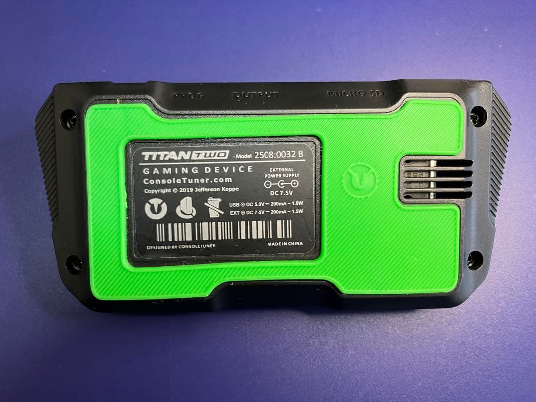 TITAN Two ゲームコントローラーコンバーター