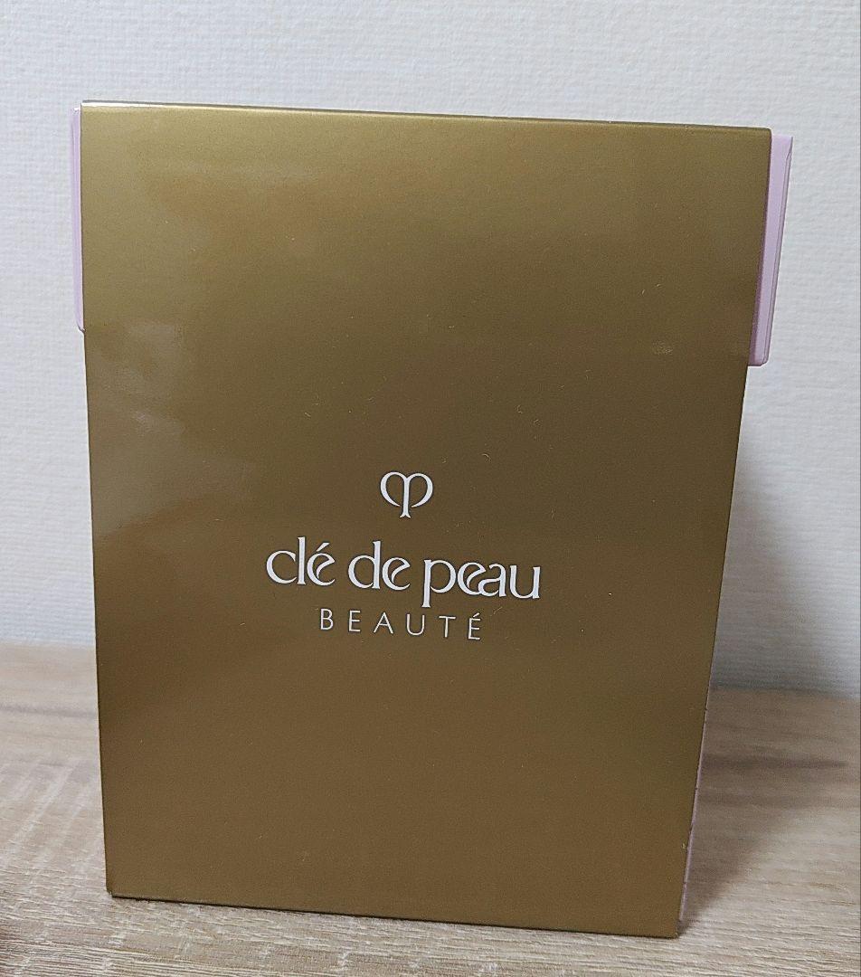 クレドポーボーテ ホリデー ノベルティ スノードーム