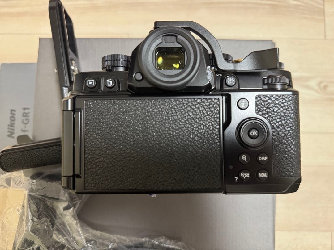 【超美品】Nikon Zf 40mm f/2 ミラーレス一眼カメラ　付属品完品