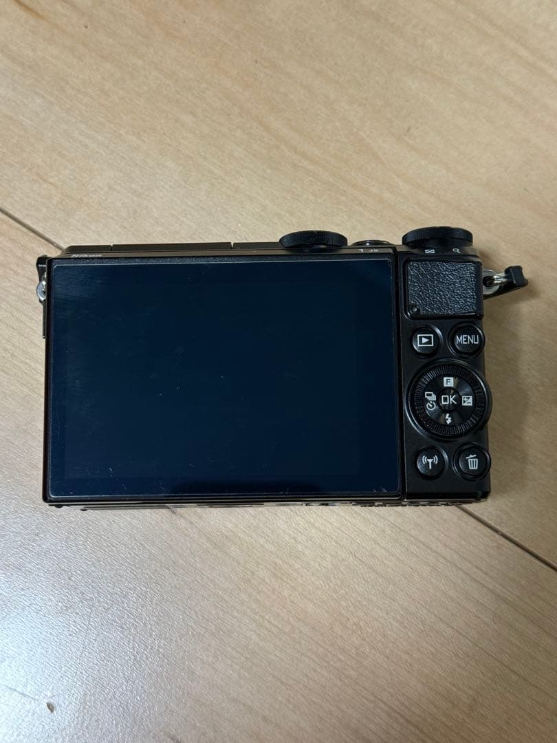 【美品】Nikon 1 J5 ダブルズームレンズキット +レンズ等