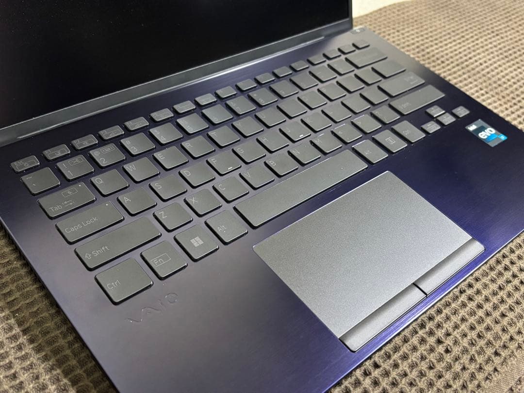 VAIO 勝色　SX14 13th i7 1360 16GB 中古　ノートPC