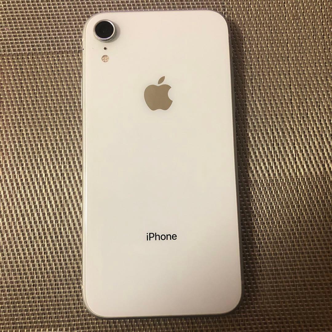 iPhone XR White 64 GB docomo 本体　アイフォン　美品