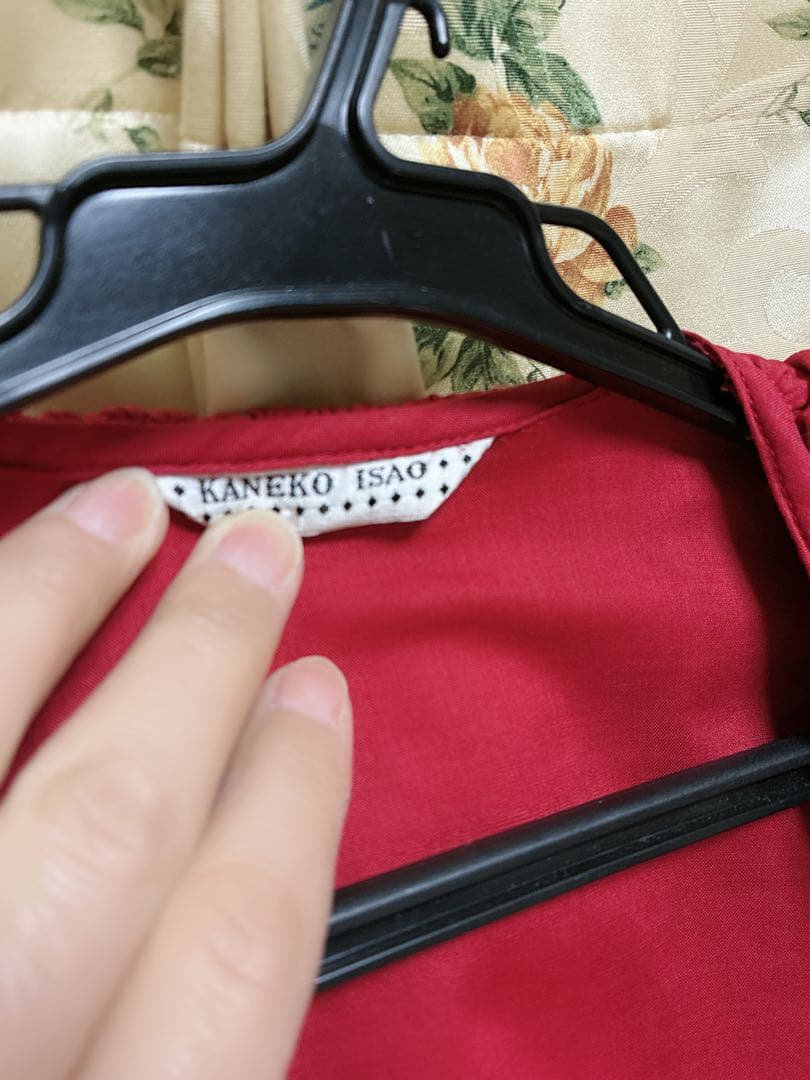 カネコイサオ　オーバーブラウス　レッド