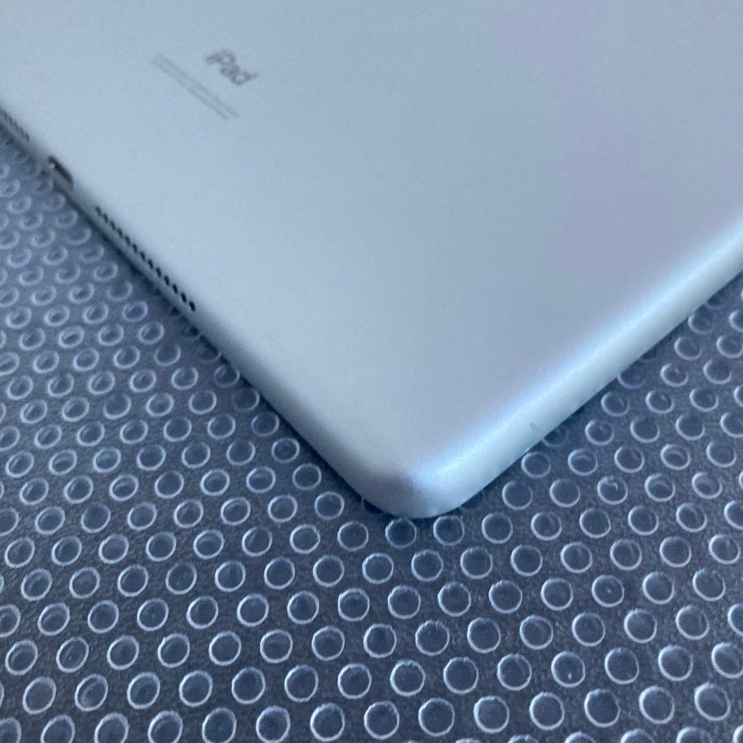 3744【早い者勝ち】iPad8 第8世代 32GB SIMフリー☆