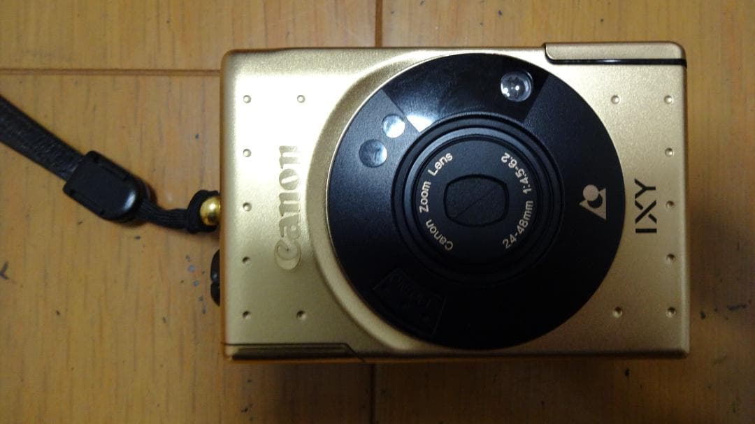 ♪ 化粧箱付き ♪ CANON IXY Limited Version GOLD