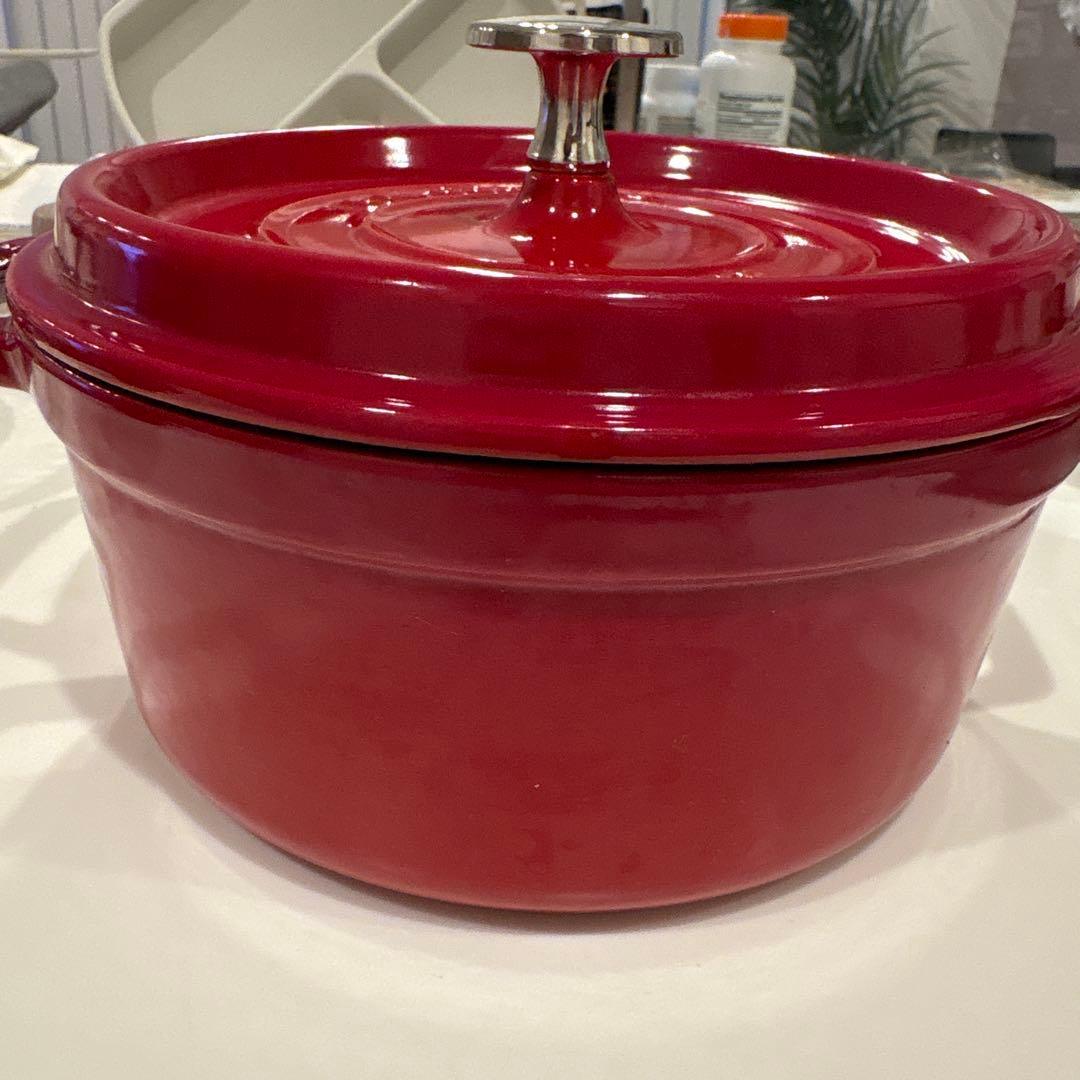 STAUB 赤 ココット　ココットラウンドチェリー　両手鍋 18cm　ほうろう