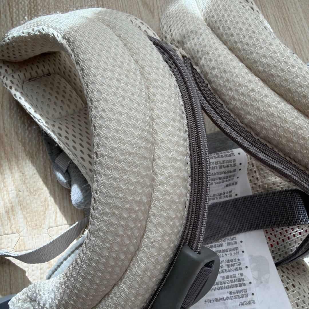 美品　ベビーキャリア HARMONY　クリーム