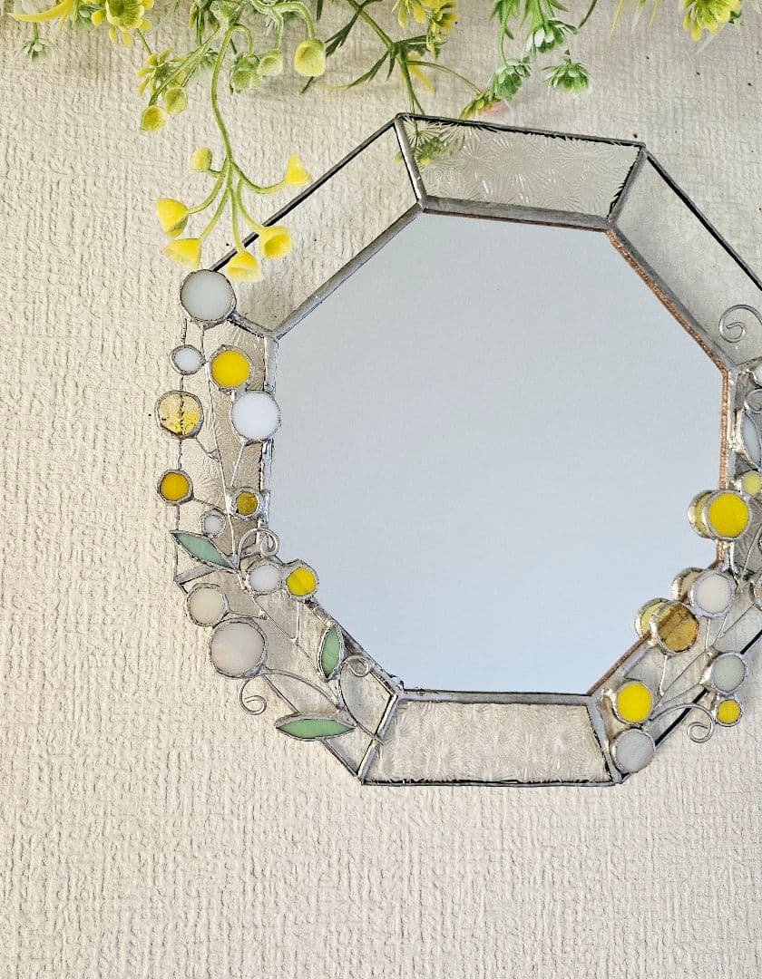 ✴︎:.。アネラ様　オーダー作品♪ ミモザの八角形鏡