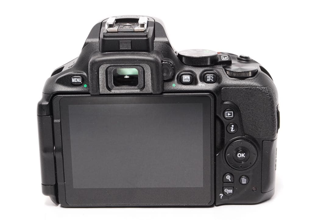 ショット数5710◆Nikon D5600◆一眼レフカメラ◆WiFiで楽々転送◆