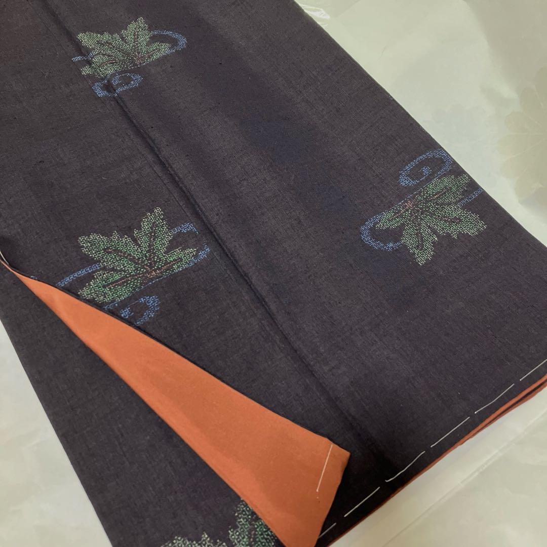 本場結城紬 重要無形文化財 地機 黒地 100亀甲 飛び柄 4色絣 未使用 美品