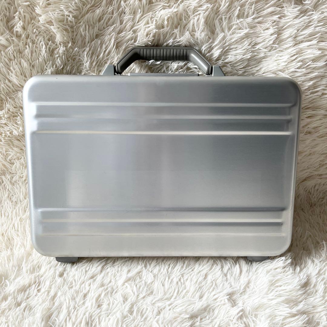 美品✨ゼロハリバートン　アルミ　アタッシュケース　ジュラルミン　ダイヤルロック