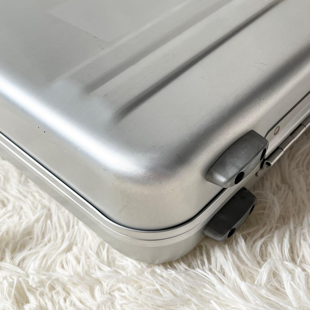 美品✨ゼロハリバートン　アルミ　アタッシュケース　ジュラルミン　ダイヤルロック