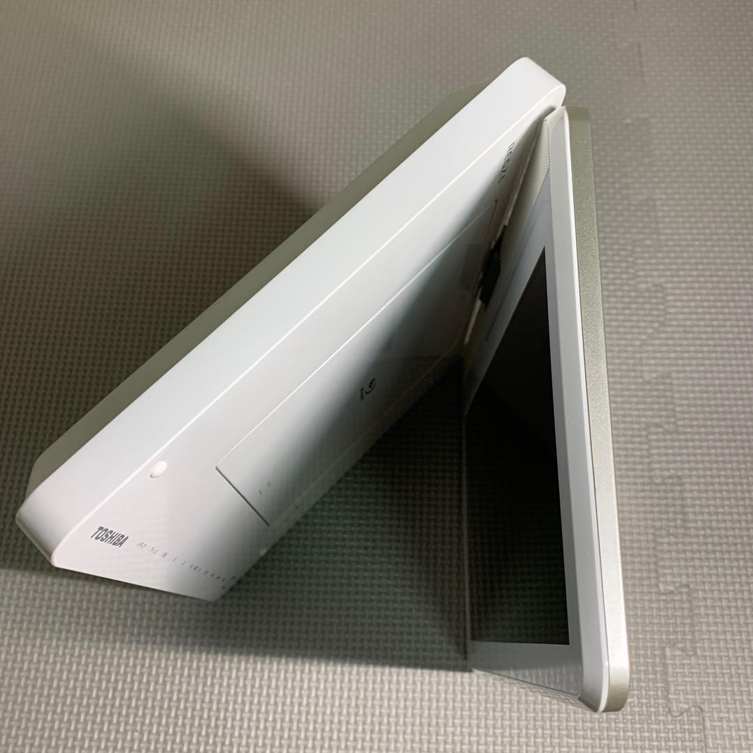 東芝 9型ポータブルBlu-rayプレーヤー　REGZA SD-BP900S