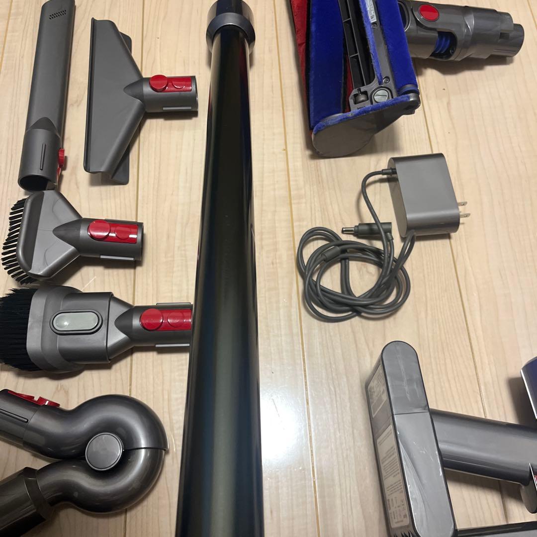 ② すぐ使える！動作品！dysonダイソンコードレスクリーナー純正SV10