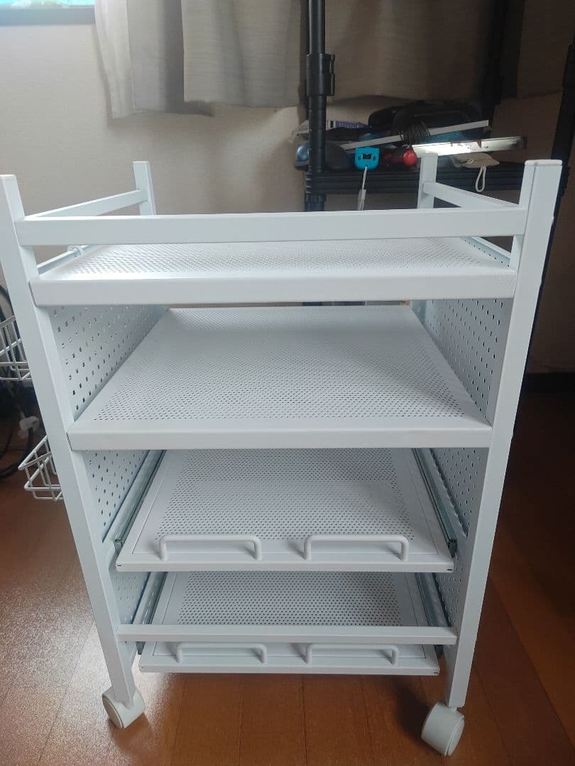 ホワイトBauhutte(バウヒュッテ) ゲーム機収納ラック