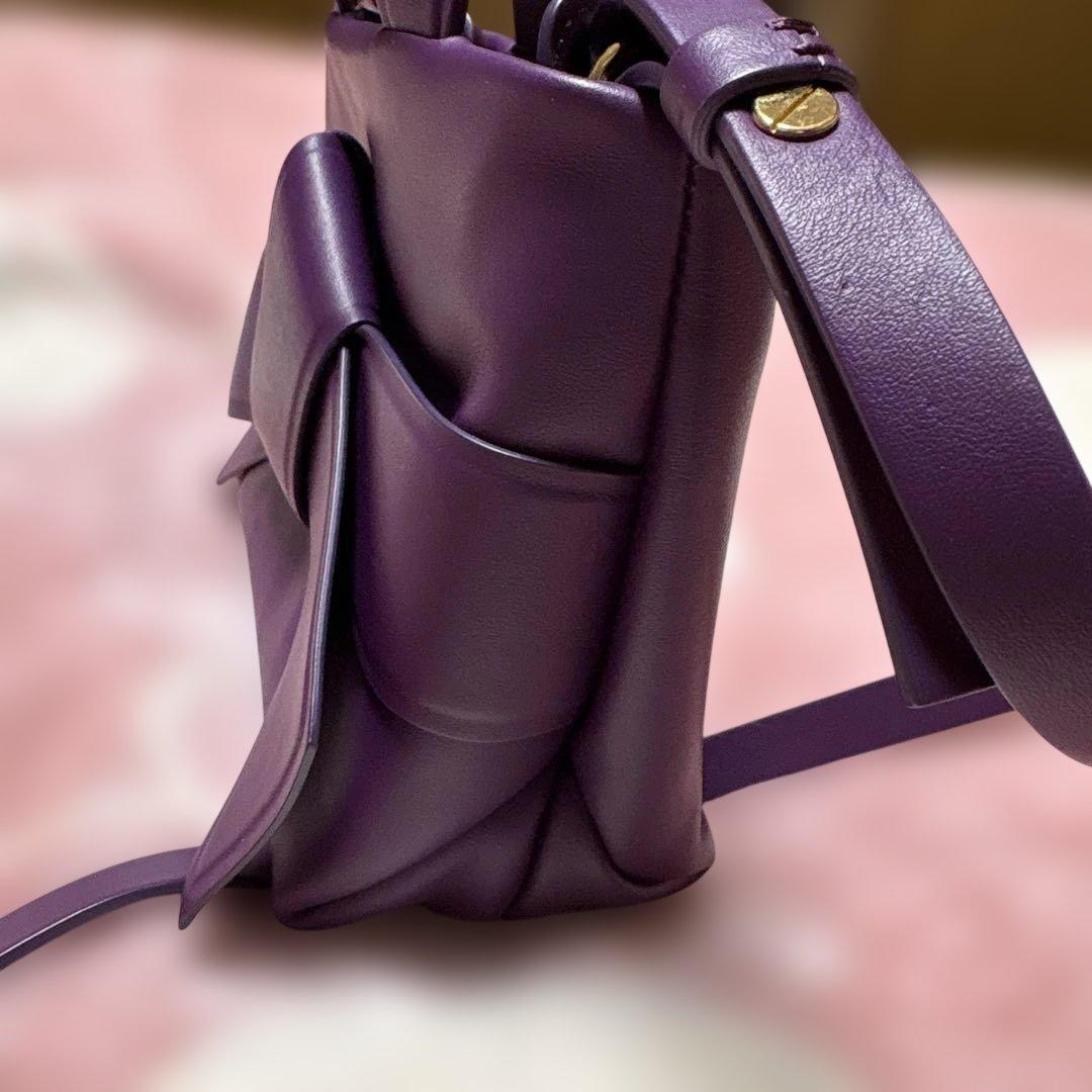 Acne Studiosムスビレザーハンドバッグ