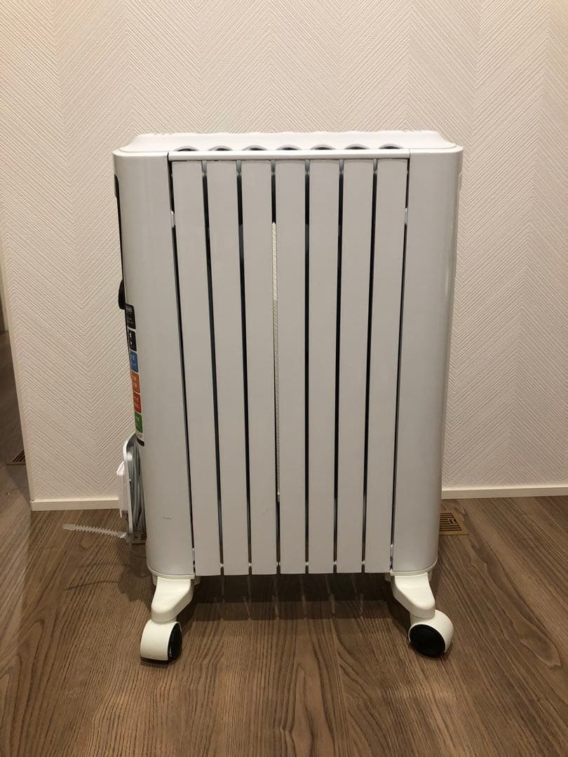 DeLonghi デロンギ オイルヒーター ピュアホワイト RHJ65L0712