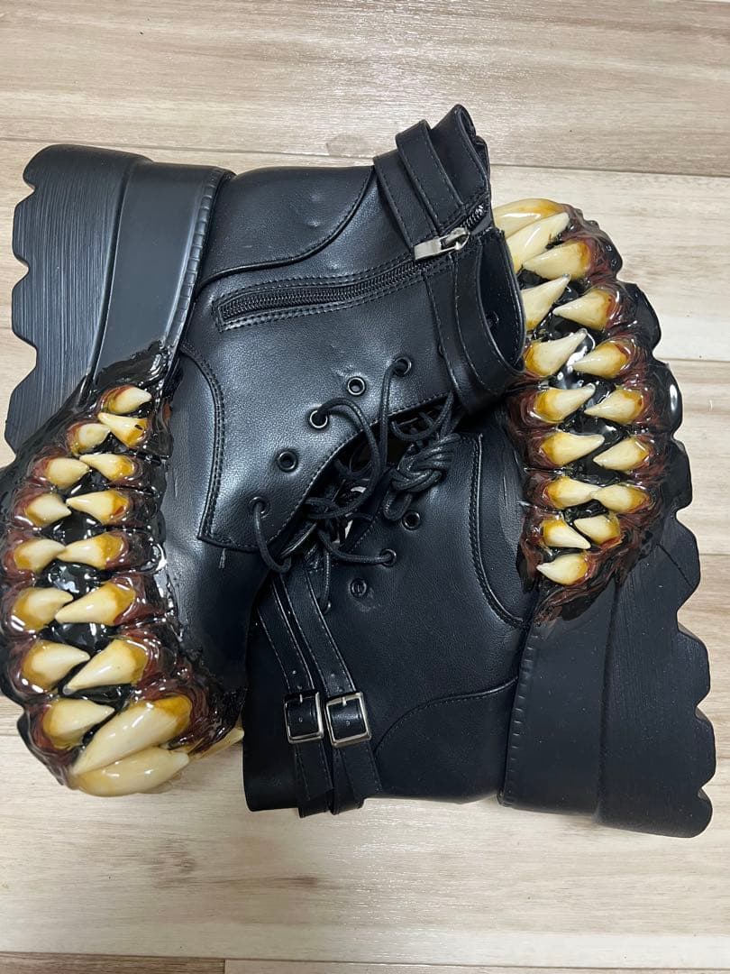 靴 venom boots 43