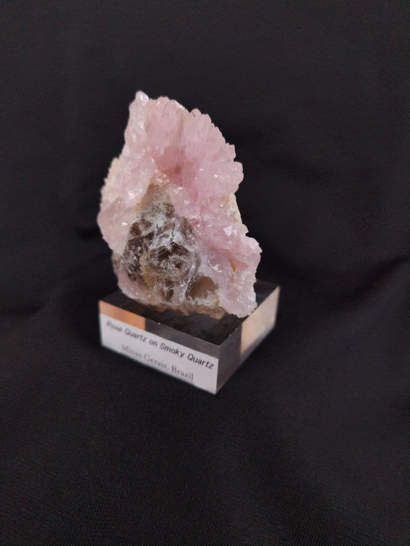 ローズクオーツ　Rose Quartz