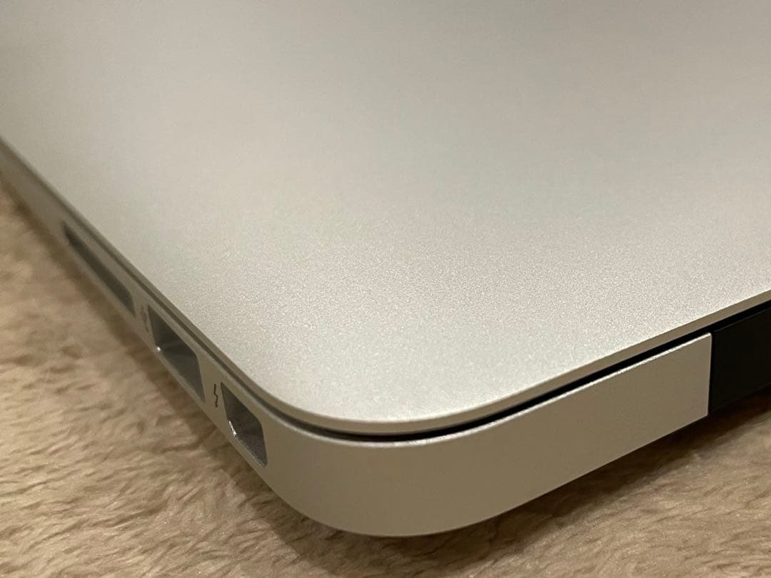 【美品】MacBook Air 13.3 MQD42J/A 256GB