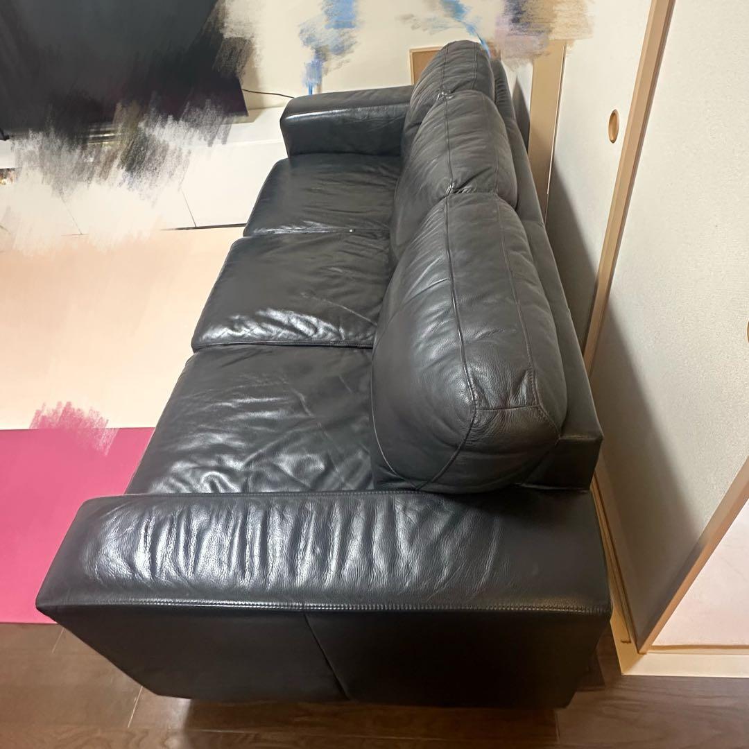 IKEA黒のレザー3人掛けソファ