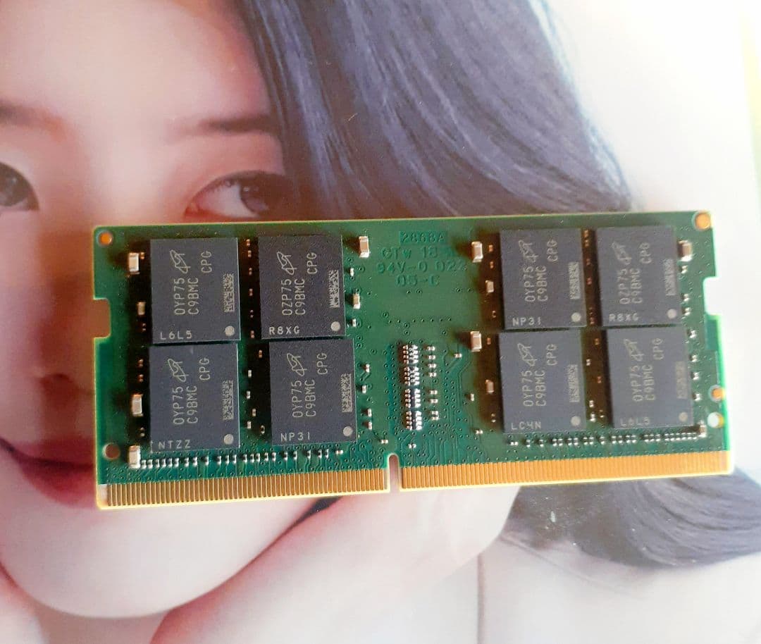 Crucial 16GB DDR4-2400 SODIMM メモリ