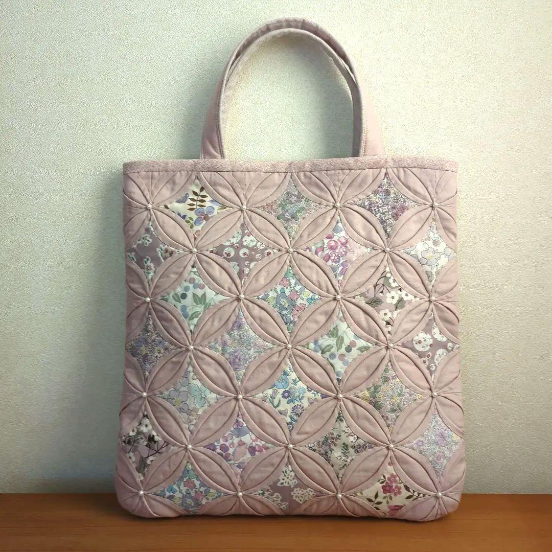 ✿リバティ✕パッチワーク✿　カテドラルウィンドウのバッグ　２点　ふぉれすと様