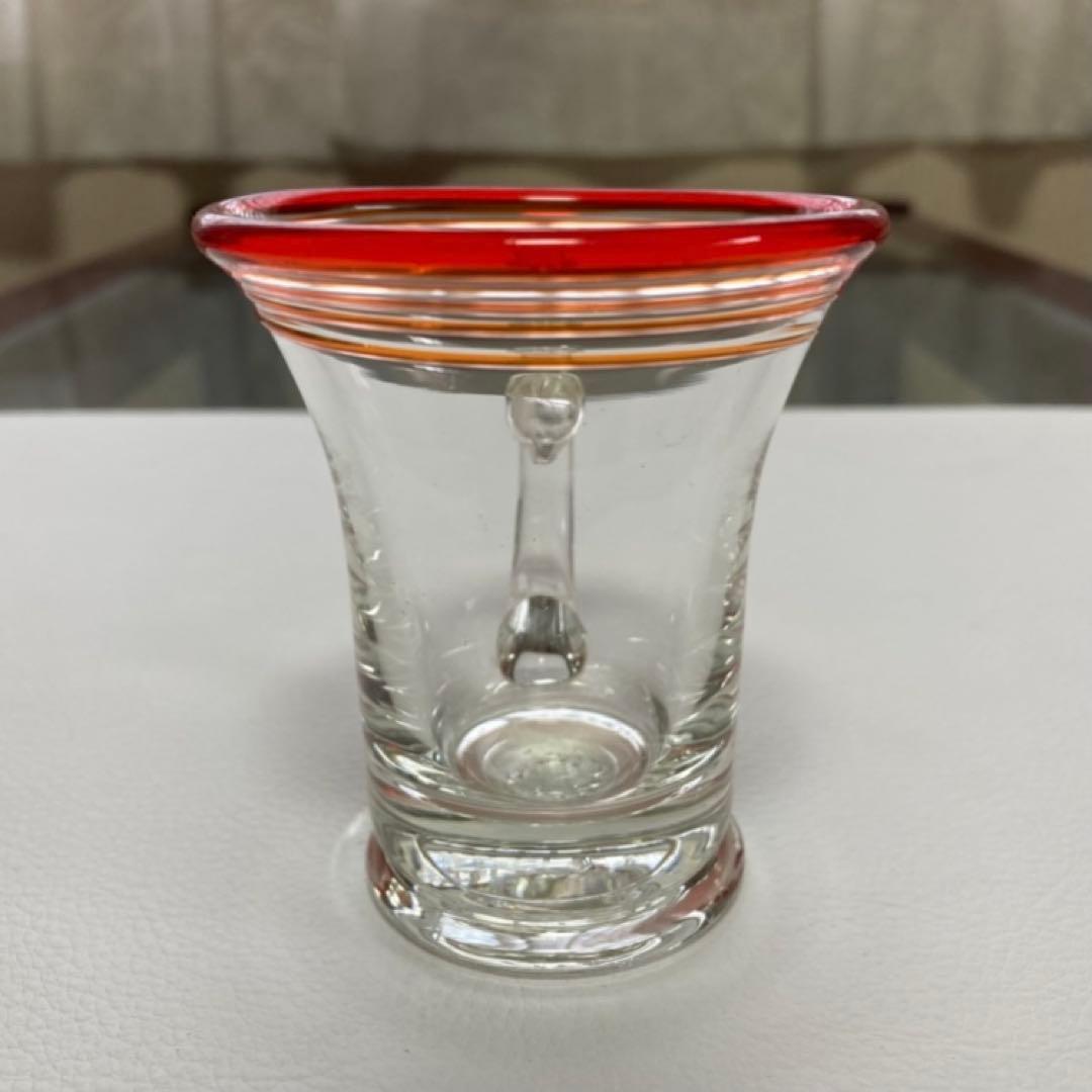 古いグラス カップ ウランガラス ⁇ 赤縁 持ち手付き 手作り 硝子 レトロ