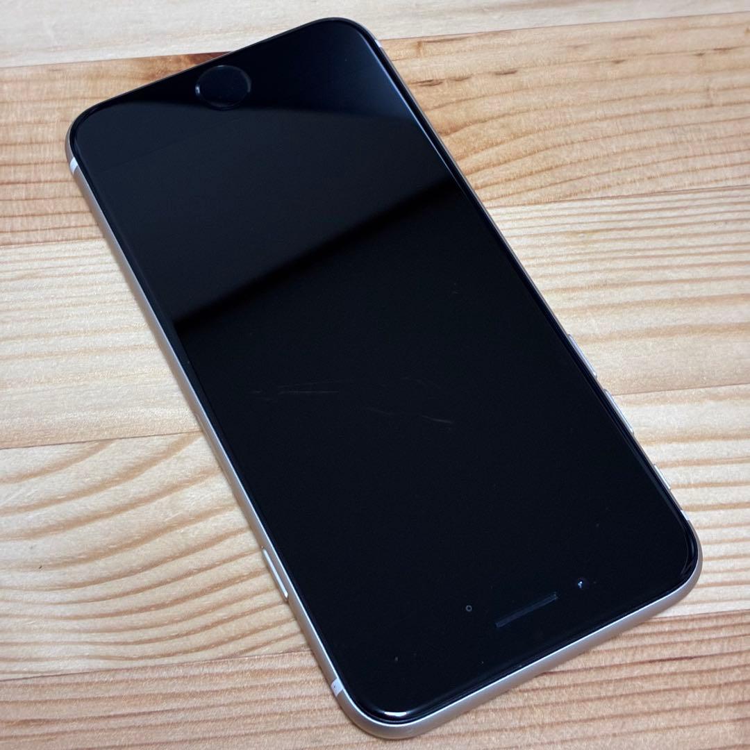 た*。様 バッテリー新品　iPhoneSE第3世代64GB SIMフリー　美品