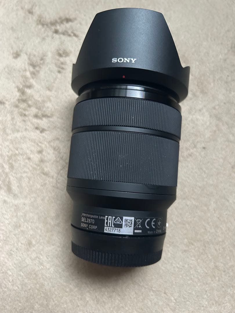 しろくろ　SONY SEL2870 Eマウントレンズ