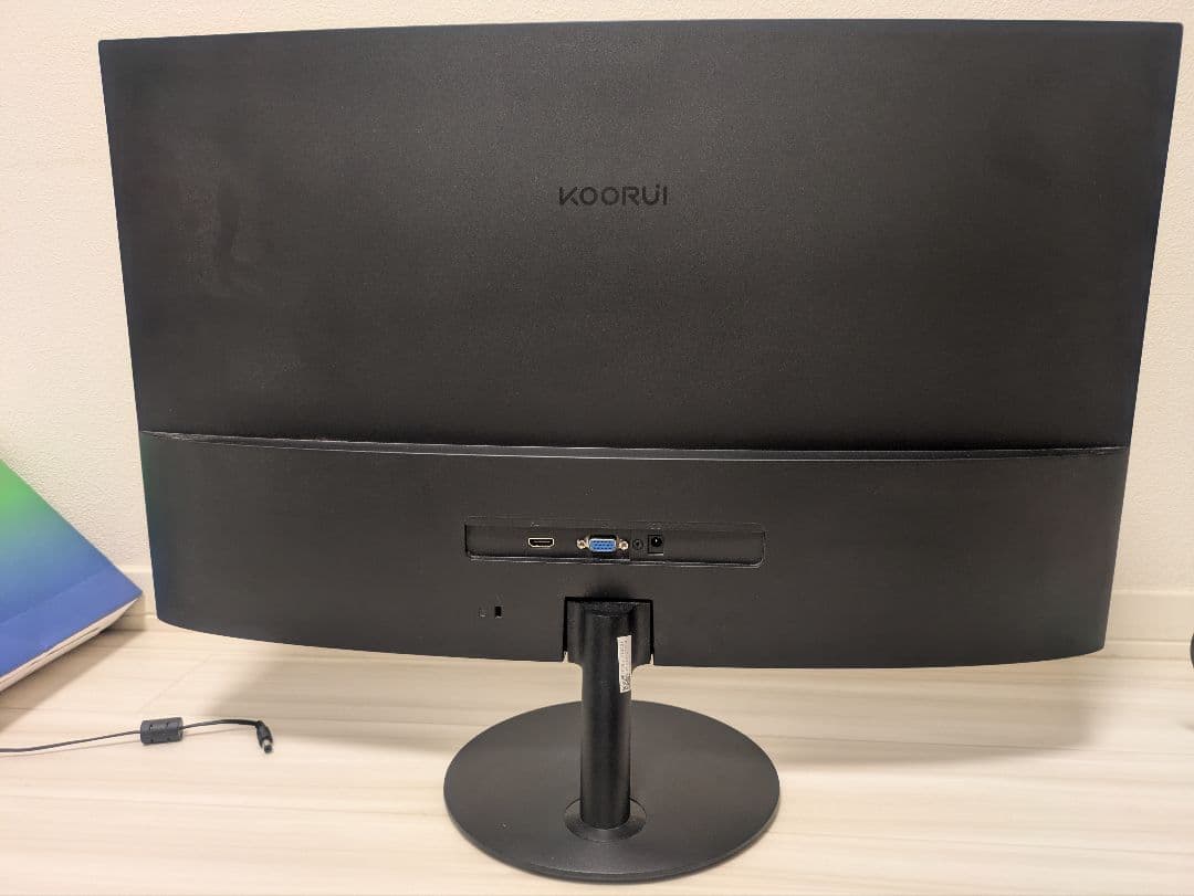 曲面モニター　KOORUI 27インチ