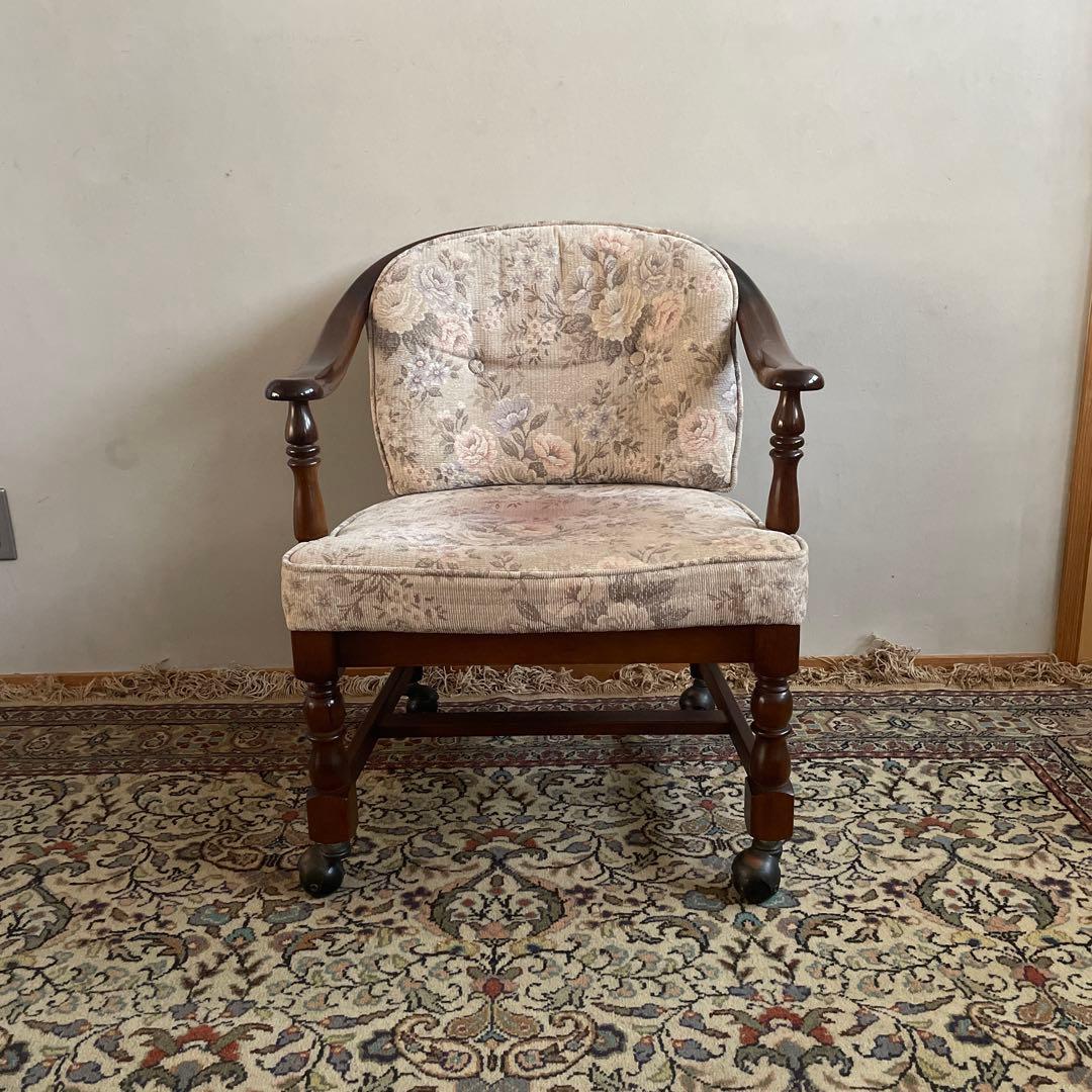 カリモク アームチェア コロニアル キャスター付き ダイニングチェア