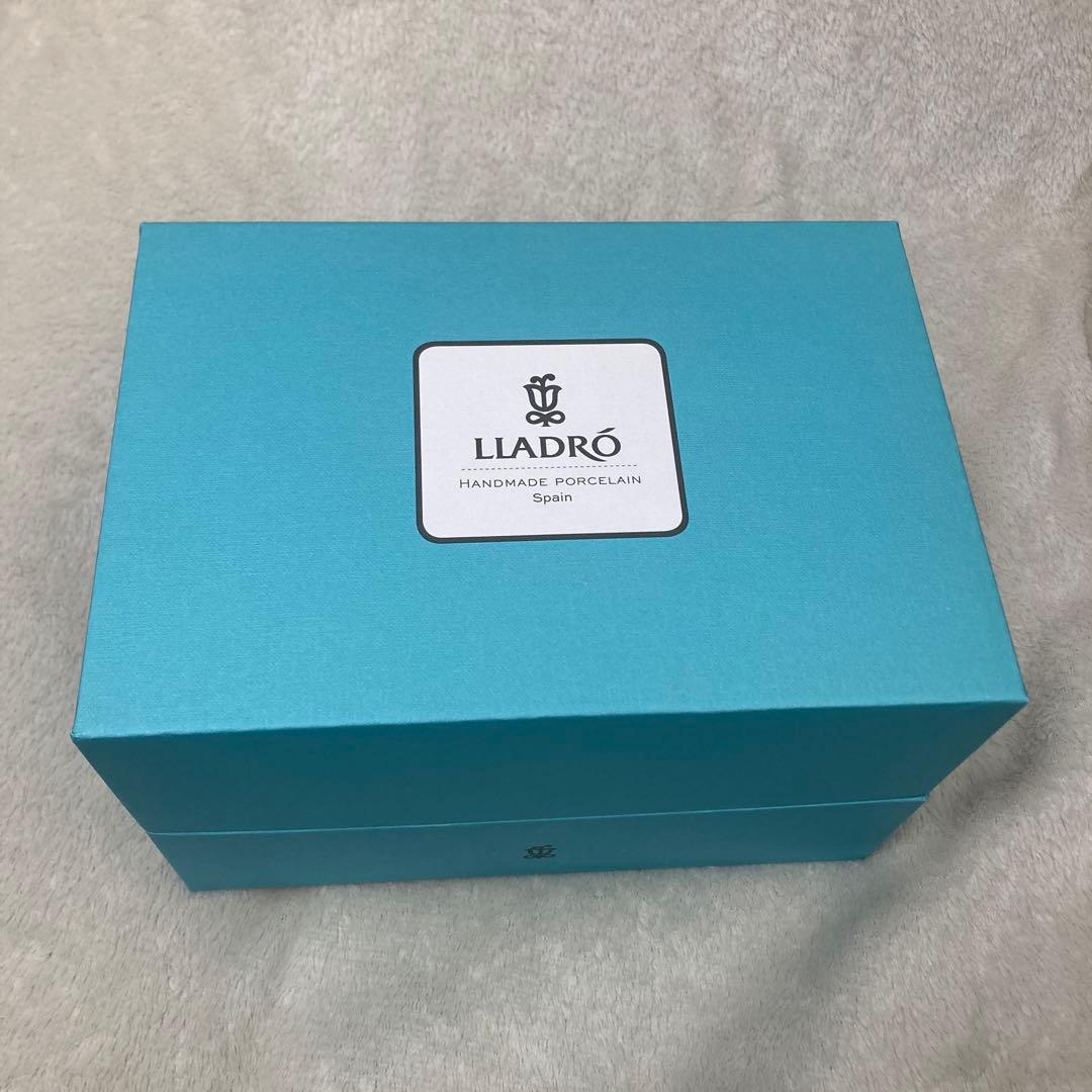 LLADRO リヤドロ 犬の置物 ビーグル 陶器製