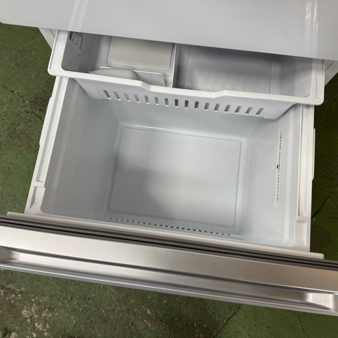 336★2025年製★未使用品★ヤマダ　冷蔵庫　大型　3ドア　自動製氷 300L