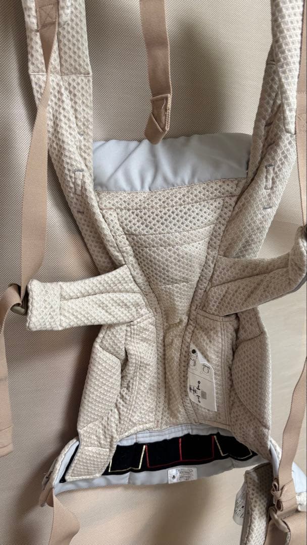 エルゴベビー　オムニブリーズ　サンドベージュ ベルトカバーつき