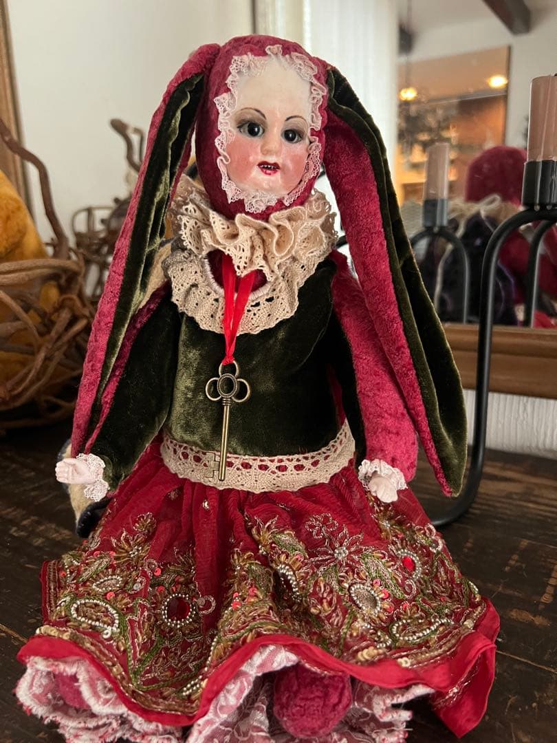 アンティーク動物コスチューム人形 ドール アンティーク　ビスクドール 人形