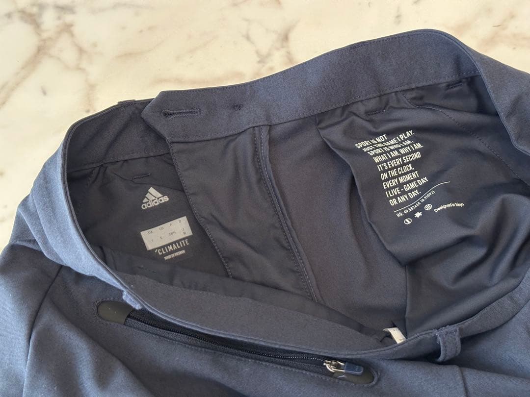 adidas 伊勢丹　セットアップ　アイコンスーツ