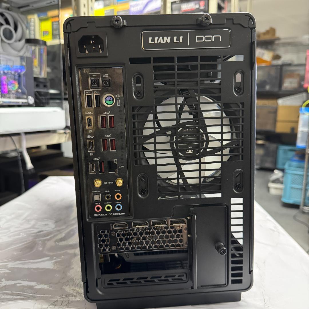 ゲーミングPC/7950X RTX4070Ti 32GB NVMe 1TB