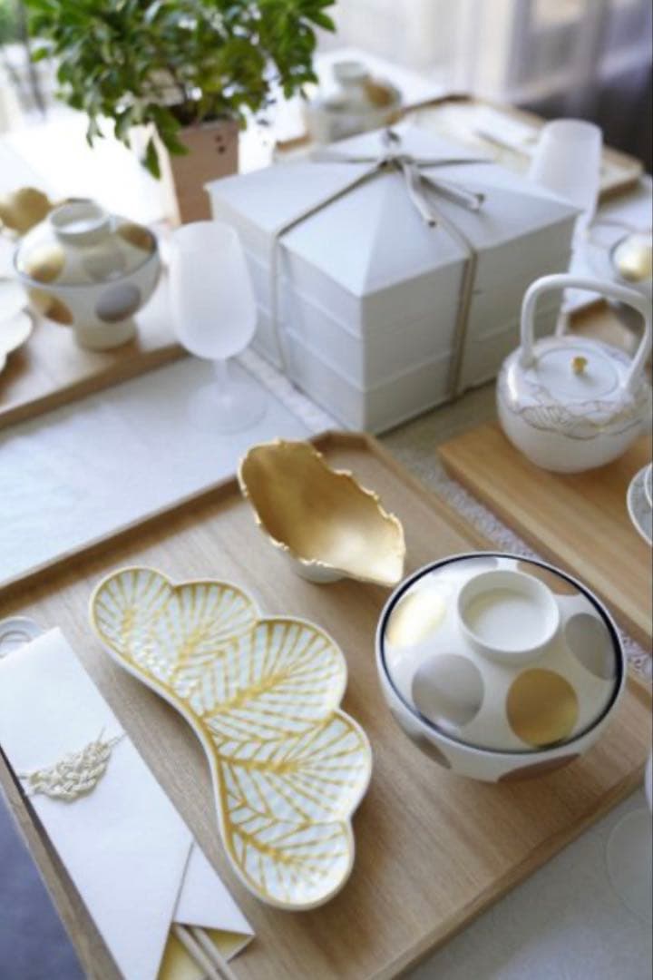 ゆりうすご依頼品　有田焼　幸楽窯　錦金松葉形前菜皿　白金　9点セット