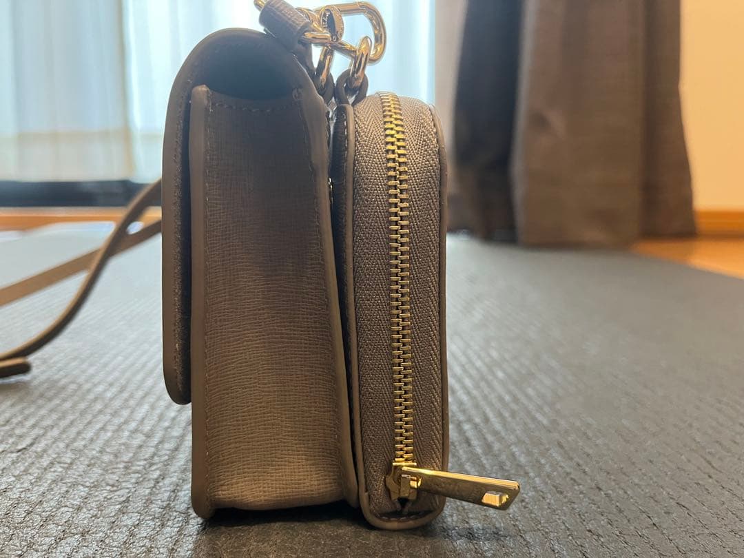 FURLA バッグ　リーヴァL ショルダーバッグ