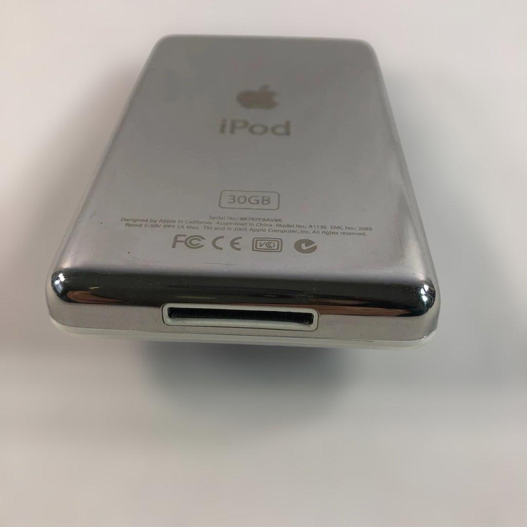 【新品バッテリーに交換済】Apple iPod classic 30GB　白