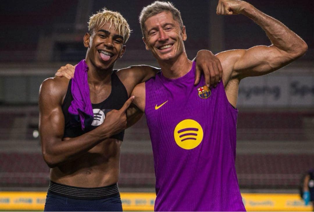 早い物勝ち 完売品 バルセロナ ヤマル ノースリーブ トレーニングウェア上下M