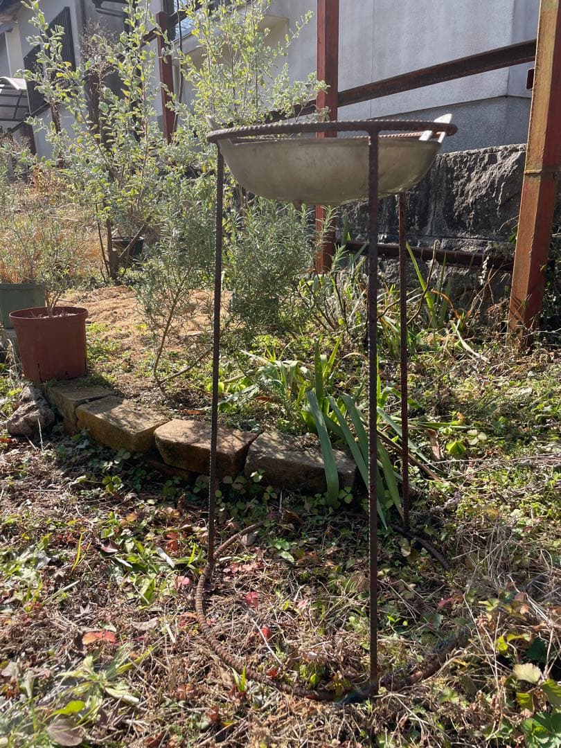 古いアイアンとアルミのバードバス/古道具
